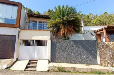 Casa com 2 quartos à venda na Rua Karl Freckman, Bosque dos Pinheiros, Juiz de Fora