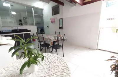 Casa com 3 quartos à venda na Rua Doutor Luiz Antônio Vieira Penna, Mundo Novo, Juiz de Fora