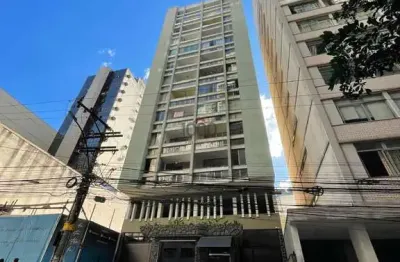 Centro plano, 2 quartos, 1 suíte, próximo pq halfeld