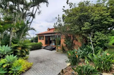 Casa com 3 quartos à venda na Rua Doutor Guadalupe Baeta Neves, Parque Guadalajara, Juiz de Fora