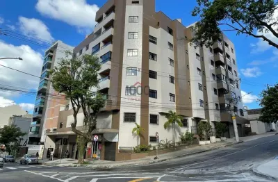 Centro, 3 quartos, 1 suíte, sala com varanda, vaga para 2 carros