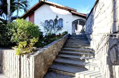 Casa com 3 quartos à venda na Rua Professor José Spinelli, Bairu, Juiz de Fora