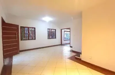 Casa com 3 quartos à venda na Rua João Weiss, Alto dos Pinheiros, Juiz de Fora