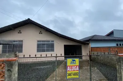 Casa com 2 quartos na rua agepê. próximo ao materiais de construção polaco