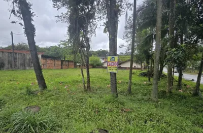 Grande terreno com uma excelente oportunidade de investimento!