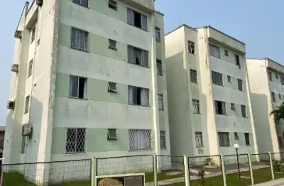 Apartamento com 2 quarto em uma lateral da rua Tuiuti próximo ao Fort Atacadista.