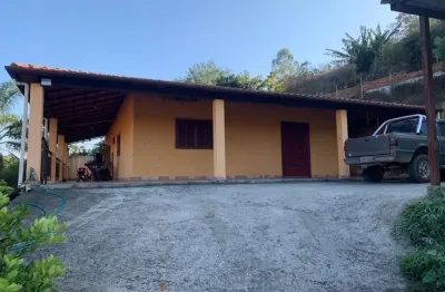 Ótima localização, casa com três dormitórios no condomínio  recanto do sol