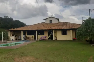 Excelente localização, ótima casa no condomínio recanto do sol