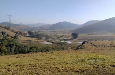 Excelente localização, ótima topografia, natureza exuberante, venha morar com qualidade de vida