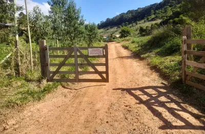 Terreno em área rural, condomínio recanto do boi, em varginha juiz de fora