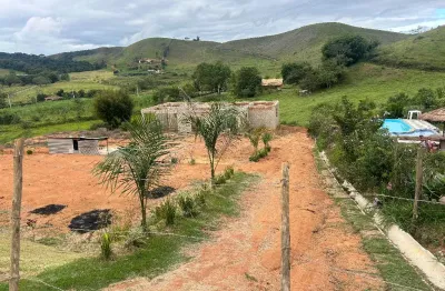 Casa em construção, excelente oportunidade para investir,  ou construir para morar
