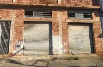 Excelente casa com cobertura, garagem e loja, localizada na divida dos vários jardin natal com bairro fontesvile