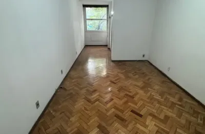 Excelente oportunidade apto 2 quartos c/dep. na Tijuca próximo a praça Saens Pena