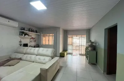 Casa com 3 quartos à venda na Rua Sebastião Pereira Leite, 65, Cristo Rei, Várzea Grande