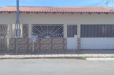 Casa com 2 quartos à venda na Rua Presidente João Carlos Pimentel, Cristo Rei, Várzea Grande