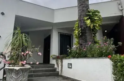 Casa à venda 3 quartos, 3 suites, 4 vagas, 577m², centro norte, cuiabá - mt