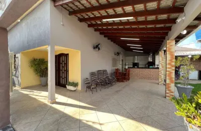 Casa com 2 quartos à venda na Rua dos Canários, 1, Cristo Rei, Várzea Grande