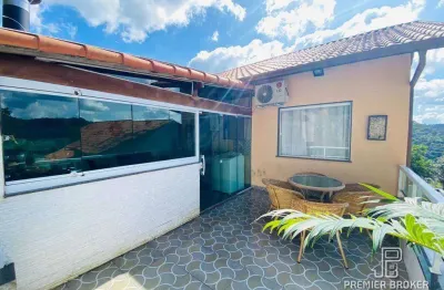Casa com 2 dormitórios à venda, 72 m² por R$ 390.000,00 - Cascata do Imbuí - Teresópolis/RJ