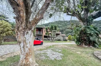 Casa com 4 dormitórios à venda, 387 m² por r$ 1.400.000,00 - albuquerque - teresópolis/rj