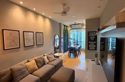 Apartamento de 2 quartos reformado, silencioso, na rua mem de sá em icaraí por r$730.000,00