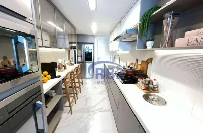 Apartamento com finíssimo acabamento na quadra da praia de 2 quartos com vaga em icaraí por r$1.200.000.,00