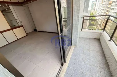 Apartamento de 3 quartos muito espaçoso e com muito potencial no miolo de icaraí com 2  vagas de garagem