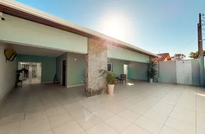 Casa térrea reformada e mobiliada com 3 dormitórios e  piscina no cibratel | itanhaém