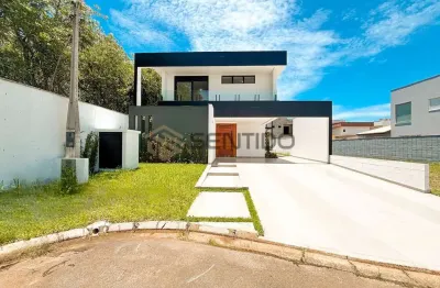 Sobrado à venda em Itanhaém no Residencial Belize com Piscina