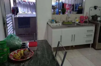 4 casas conm quarto cozinha e banheiro para renda em americanópolis por 332.000,00