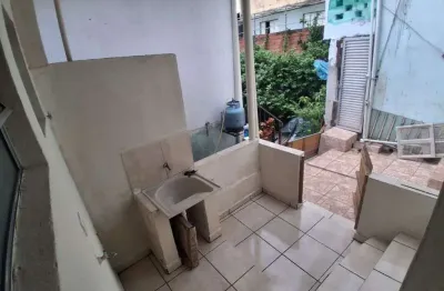 Casa com 1 dormitório para alugar por R$ 1.258,00/mês - Taboão - Diadema/SP