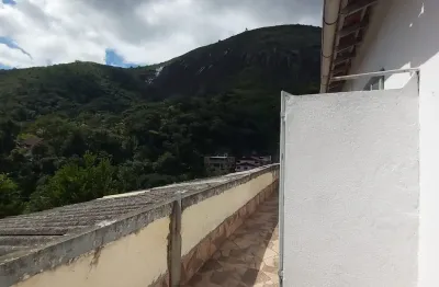 Venda de 3 casas,ideal p investimento a 900 metros da praça  de correas