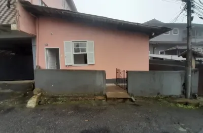 Casa com 1 quarto para alugar na Rua Doutor Eugênio Barcellos, 285, Valparaíso, Petrópolis