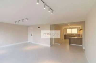 Excelente apto ao lado do clube curitibano totalmente reformado