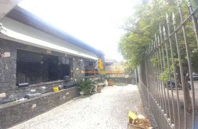 Venda – 3 dormitórios no butantã, casa com 5 vagas e potencial para reforma