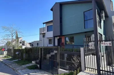 Sobrado à venda com 3 pavimentos no bairro uberaba – curitiba!