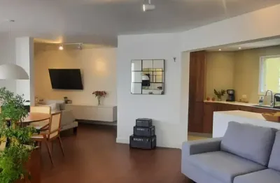 Vila andrade, lindo apartamento recém reformado com 3 dormitórios , 2 vagas.  excelente localização.