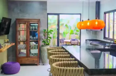 Charmosa casa disponível para venda ou locação no condomínio estância dos ipês