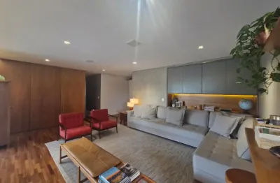 Lindo apartamento para morar,  acabamento de primeira , 3 domirtórios sendo 2 suítes com 138 metros