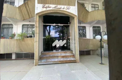 Apartamento com 4 quartos para alugar na Avenida Humaitá, 773, Zona 04, Maringá