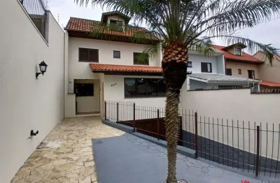 Casa com 2 quartos para alugar na rua santo amaro, 493, água verde, curitiba por r$ 3.800