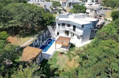 Casa com quintal incrível, uma das maiores casa do condomínio terras de atibaia