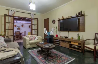 Casa em santana , à 150 metros do metrô com 03 dormitórios sendo 03 suítes