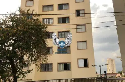 Apartamento com 02 dormitórios e 01 vaga de garagem, à 350 metros da parada ingl