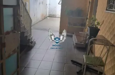 Casa térrea nos fundos  na agua fria com 03 dormitórios e sem vaga de garagem