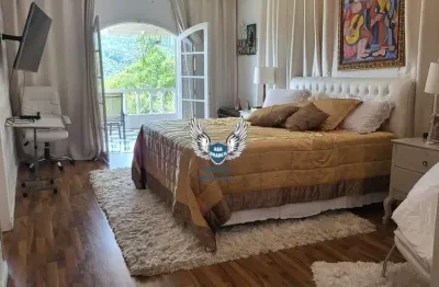 Casa em condominio fechado no alpes da cantareira  04 domitórios sendo as  04 su