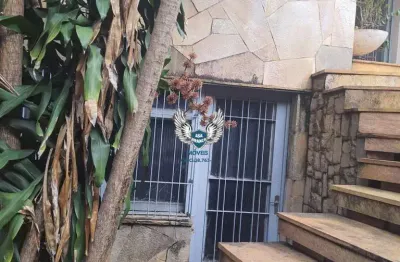 Sobrado na água fria com 03 dormitórios e 05 vagas de garagem