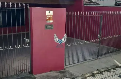 Casa térrea com 03 dormitórios sendo 01 suíte e 03 vagas de garagem
