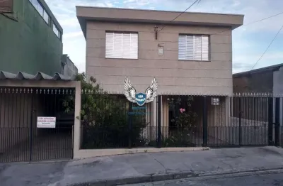 Conjunto com 03  casas sendo 01 sobrado de 4 quartos  uma casa de 02 dormitórios