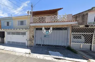 Sobrado com 04 dormitórios sendo 01 suíte e 02 vagas de garagem ( á 20 minutos d