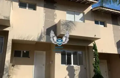 Sobrado em condomínio fechado 03 dormitórios sendo 01 suíte e 02 vagas de garage